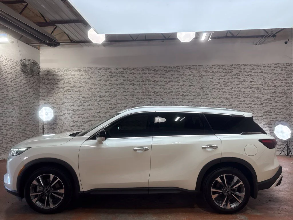 Used 2023 Majestic White INFINITI LUXE image 4