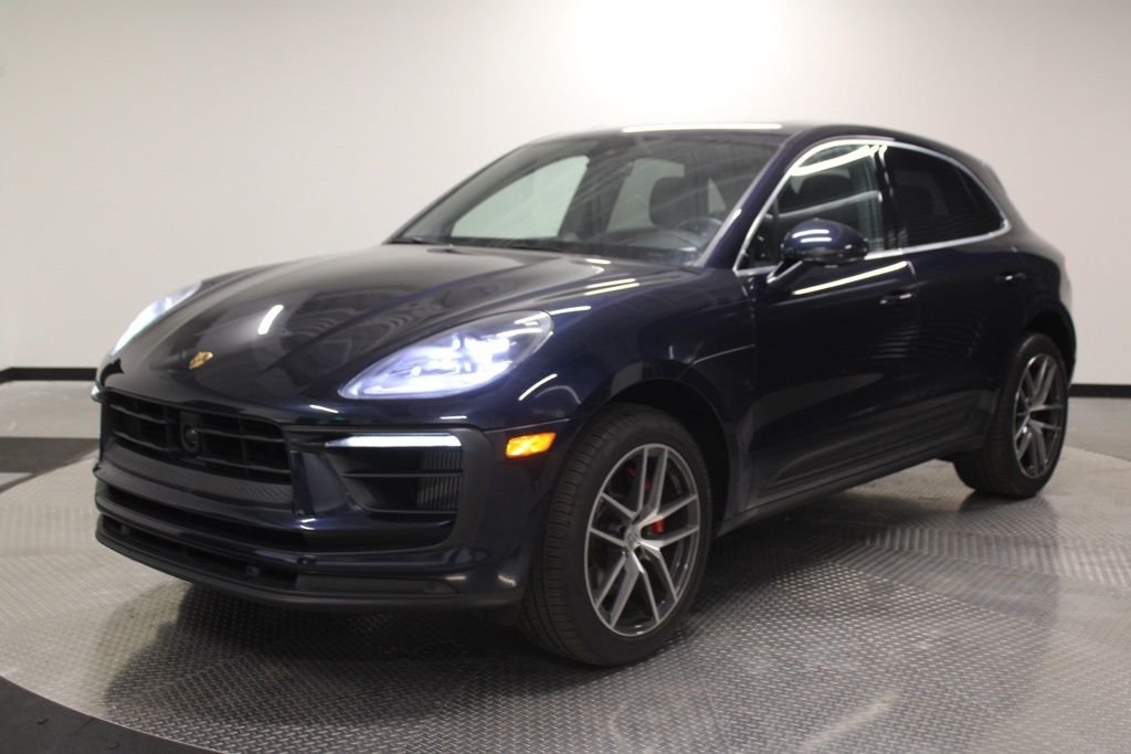 Used 2022  Porsche S image 1