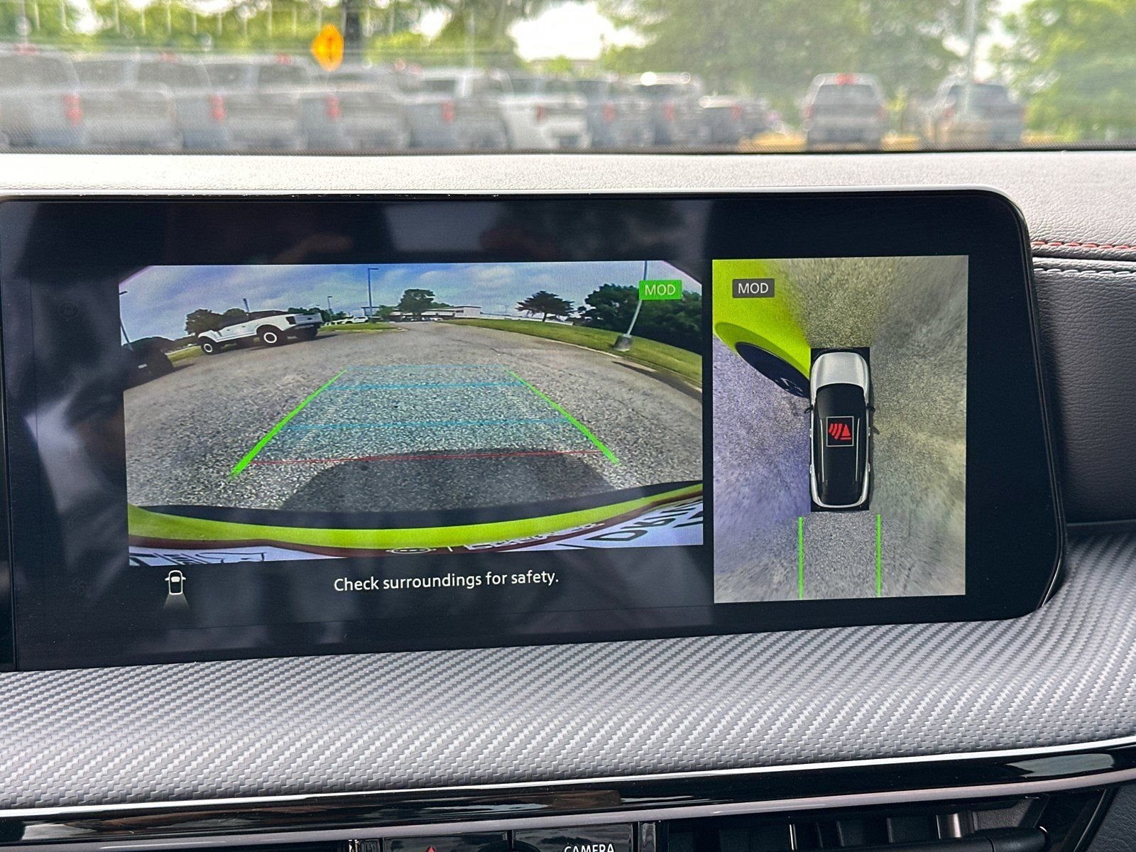 Certified Used 2025 Yellow Nissan SR image 27