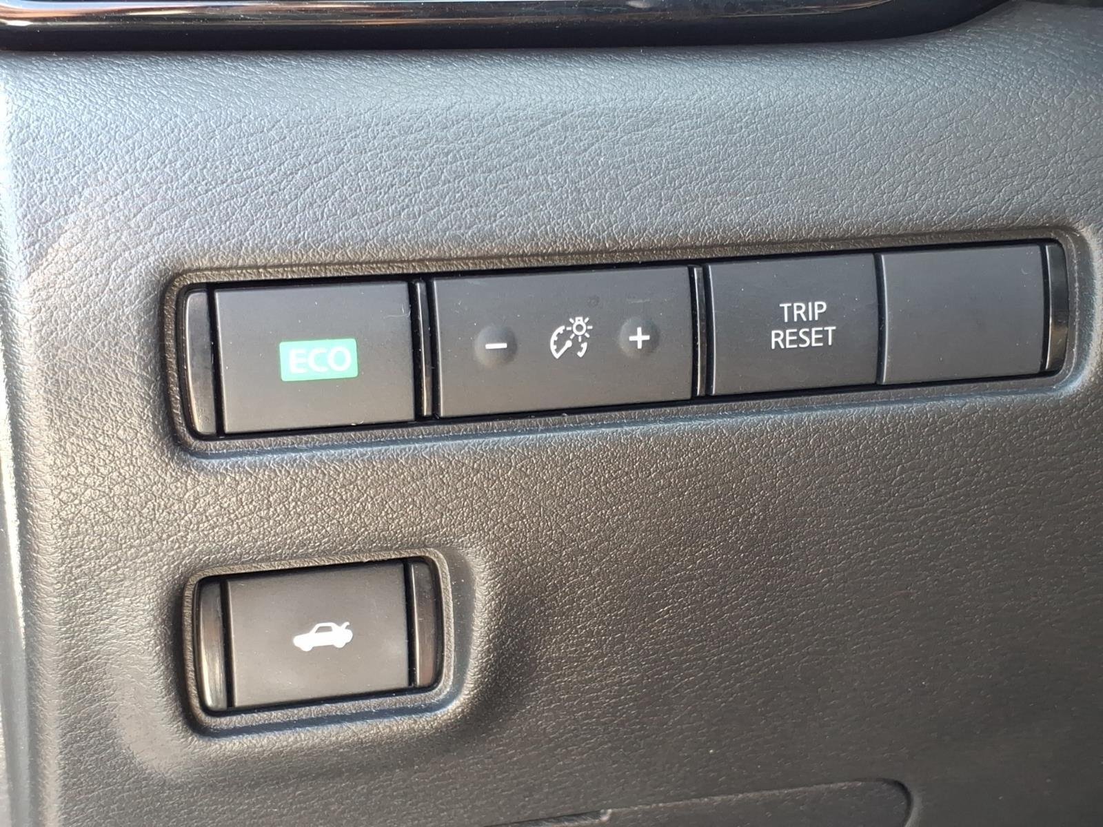 Used 2022 Fresh Powder Nissan SV image 7