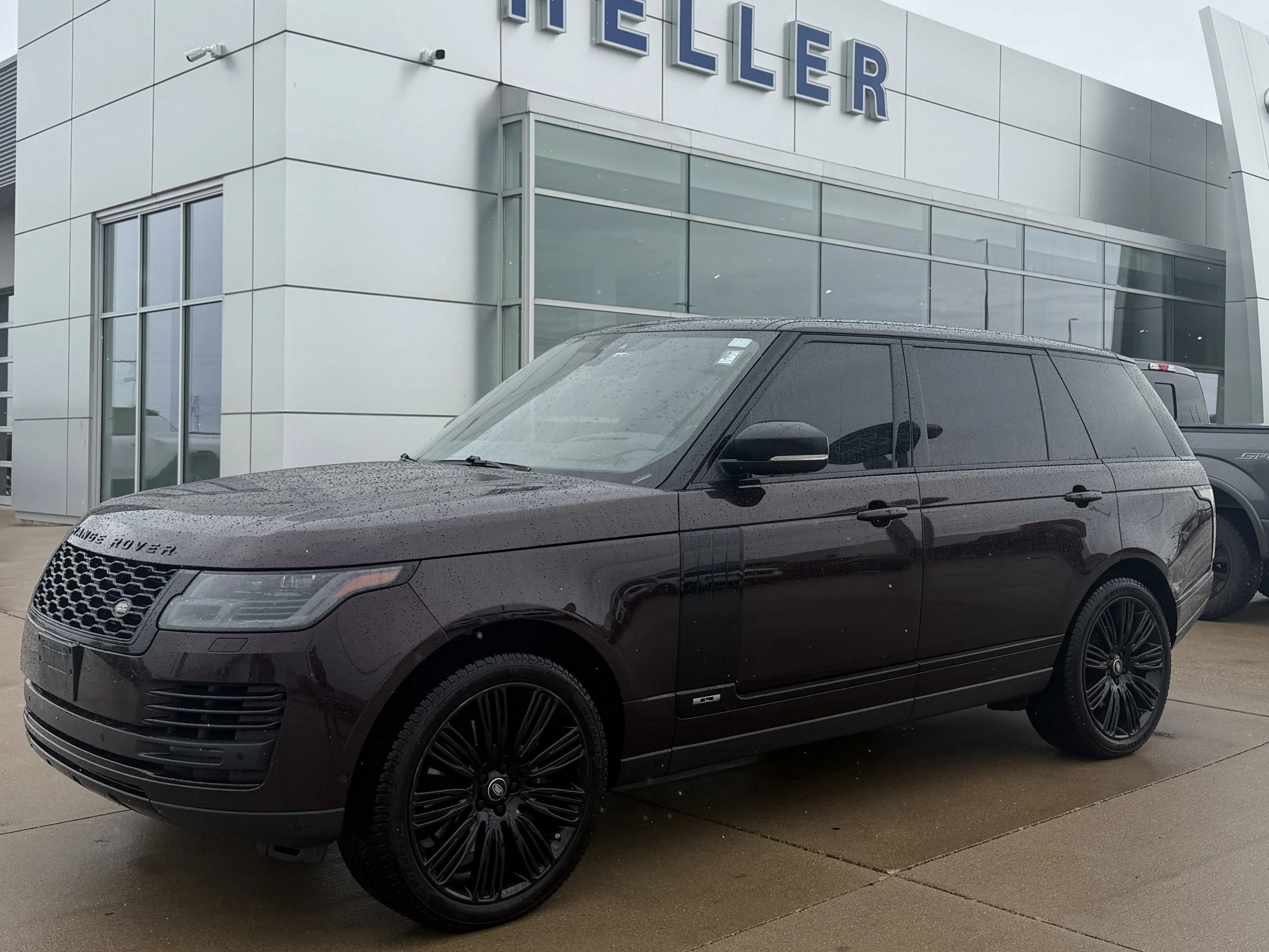 Used 2019  Land Rover 5.0L V8 Supercharged image 3