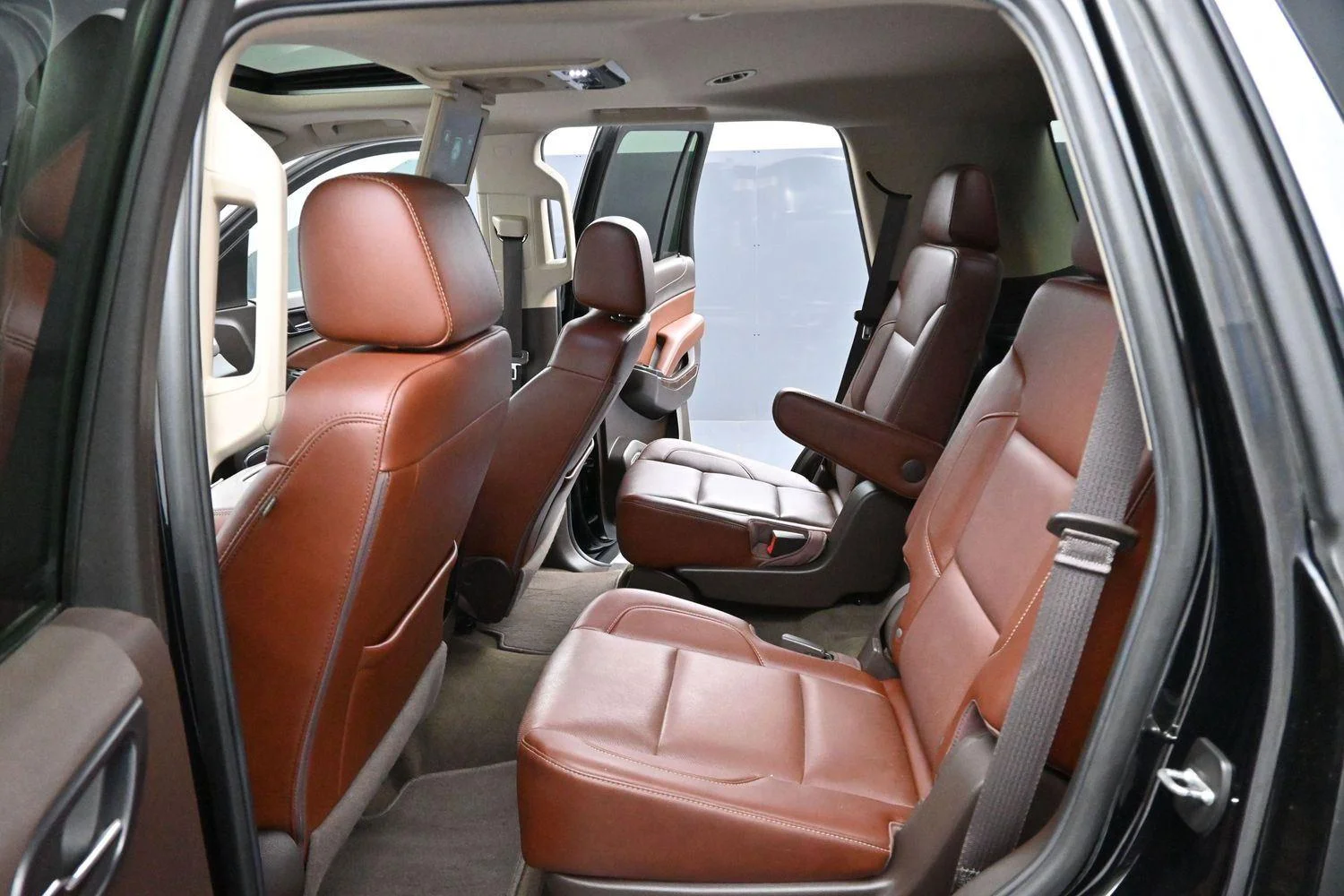 Used 2018 Black Chevrolet Premier image 32