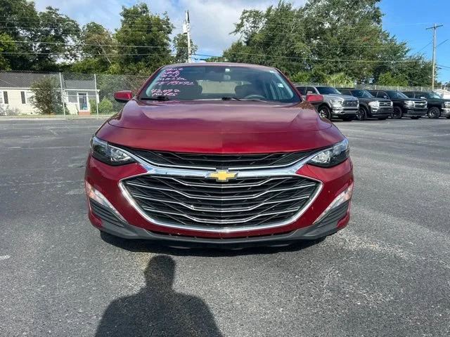 Used 2023 RADIANT RED TINTCOAT Chevrolet LT image 7
