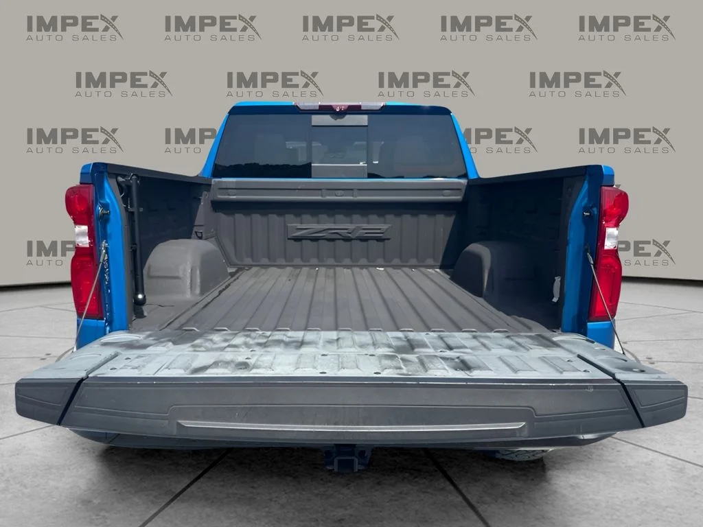 Used 2022 Blue Chevrolet ZR2 image 29