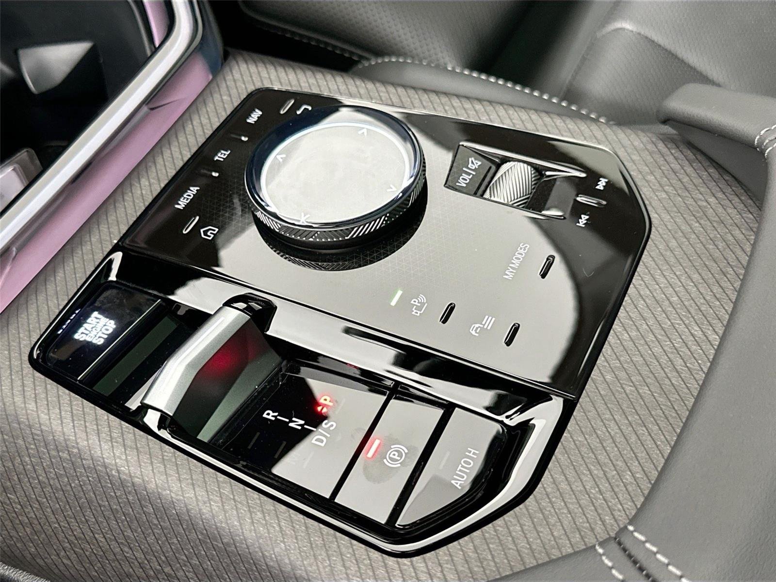 Used 2026 Skyscraper Grey Metallic BMW 30 xDrive image 17