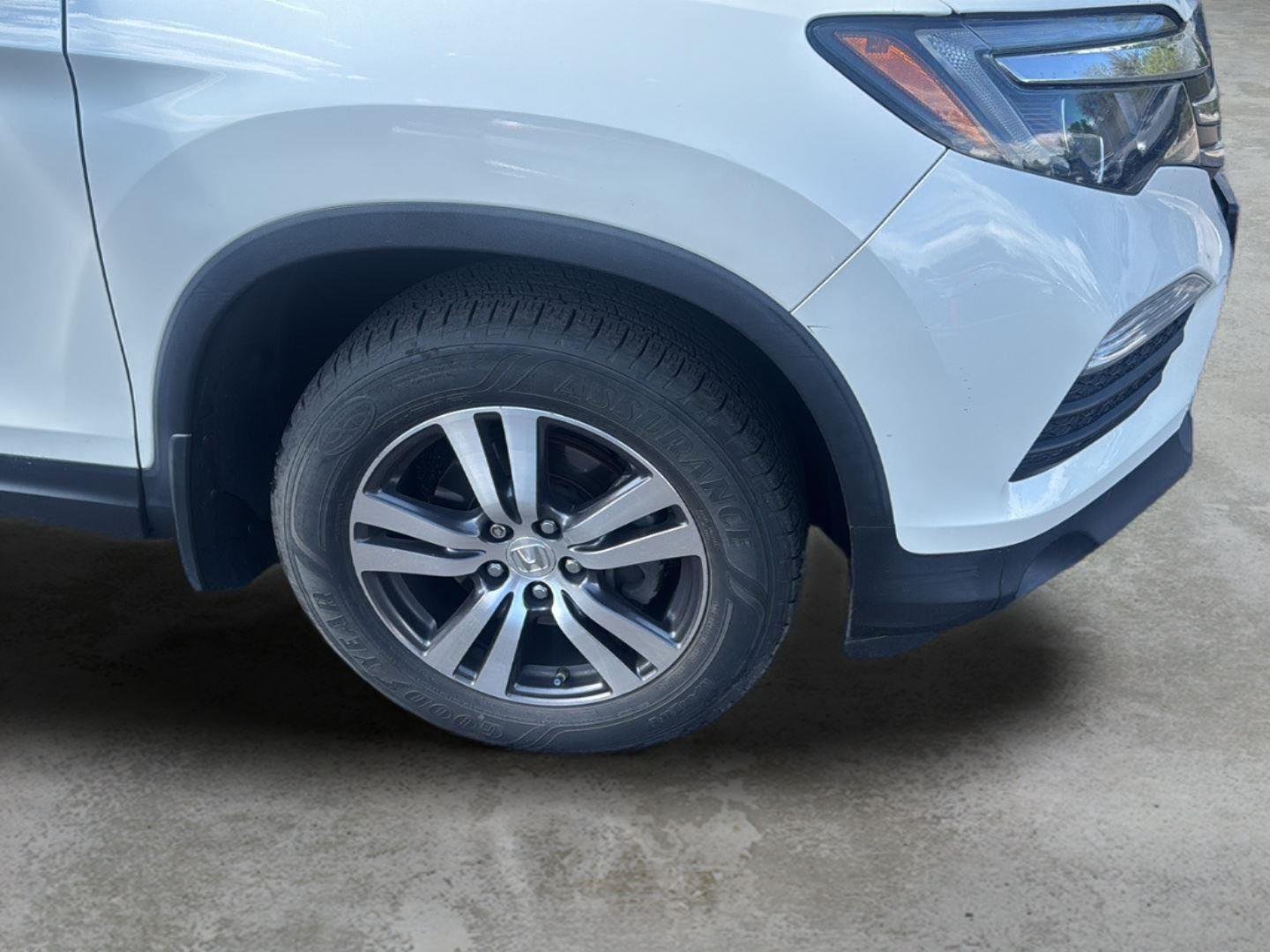 Used 2016  Honda EX-L image 3