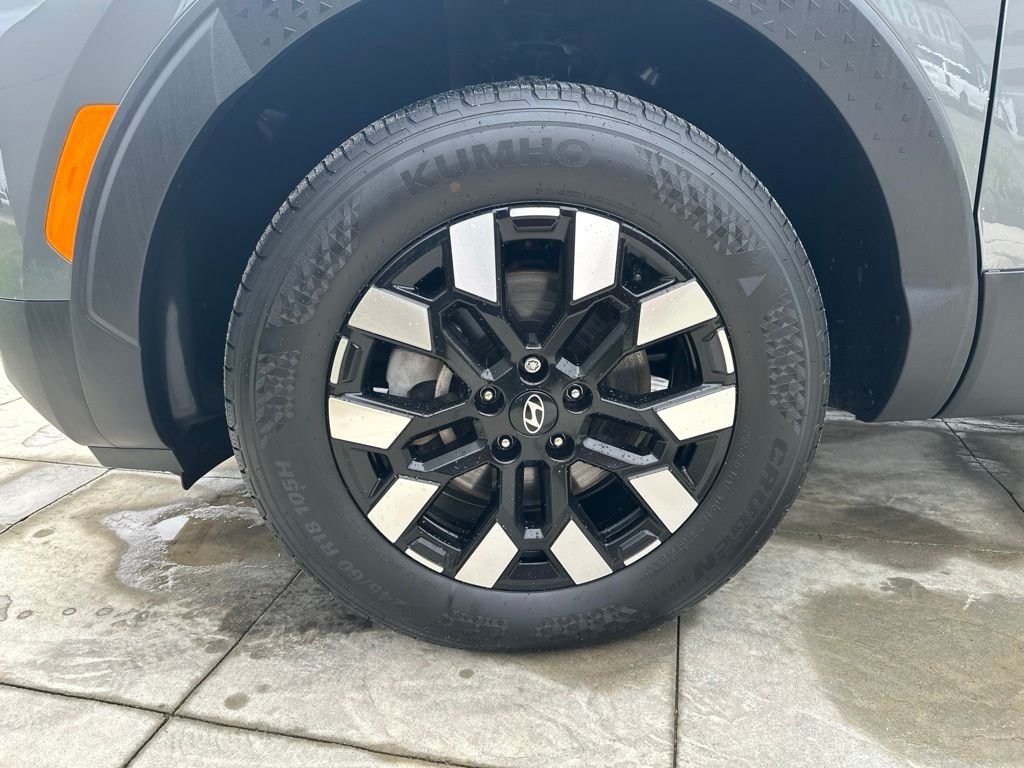 Used 2025 Gray Hyundai SE image 8