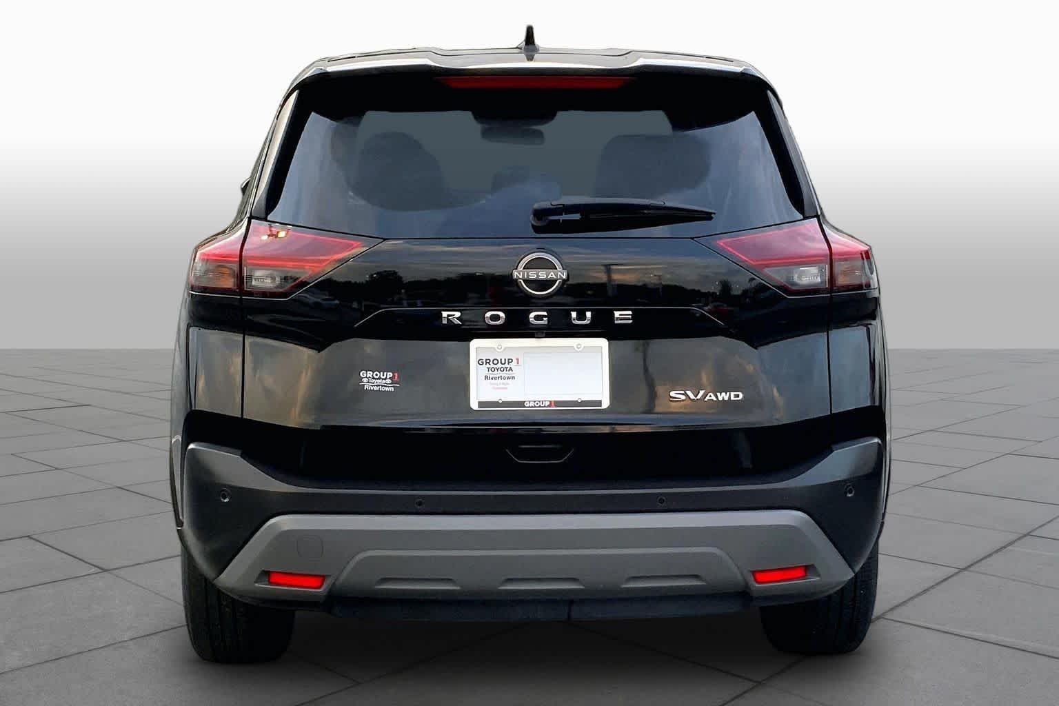 Used 2023 Super Black Nissan SV image 5