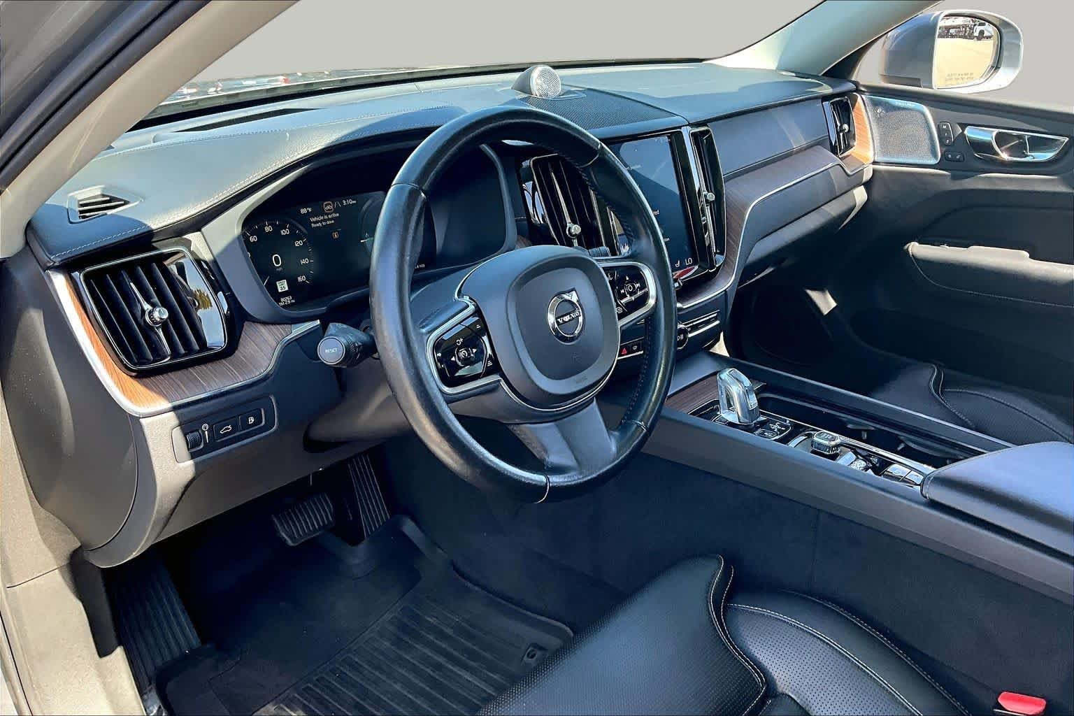 Used 2019 Osmium Grey Metallic Volvo Inscription image 17