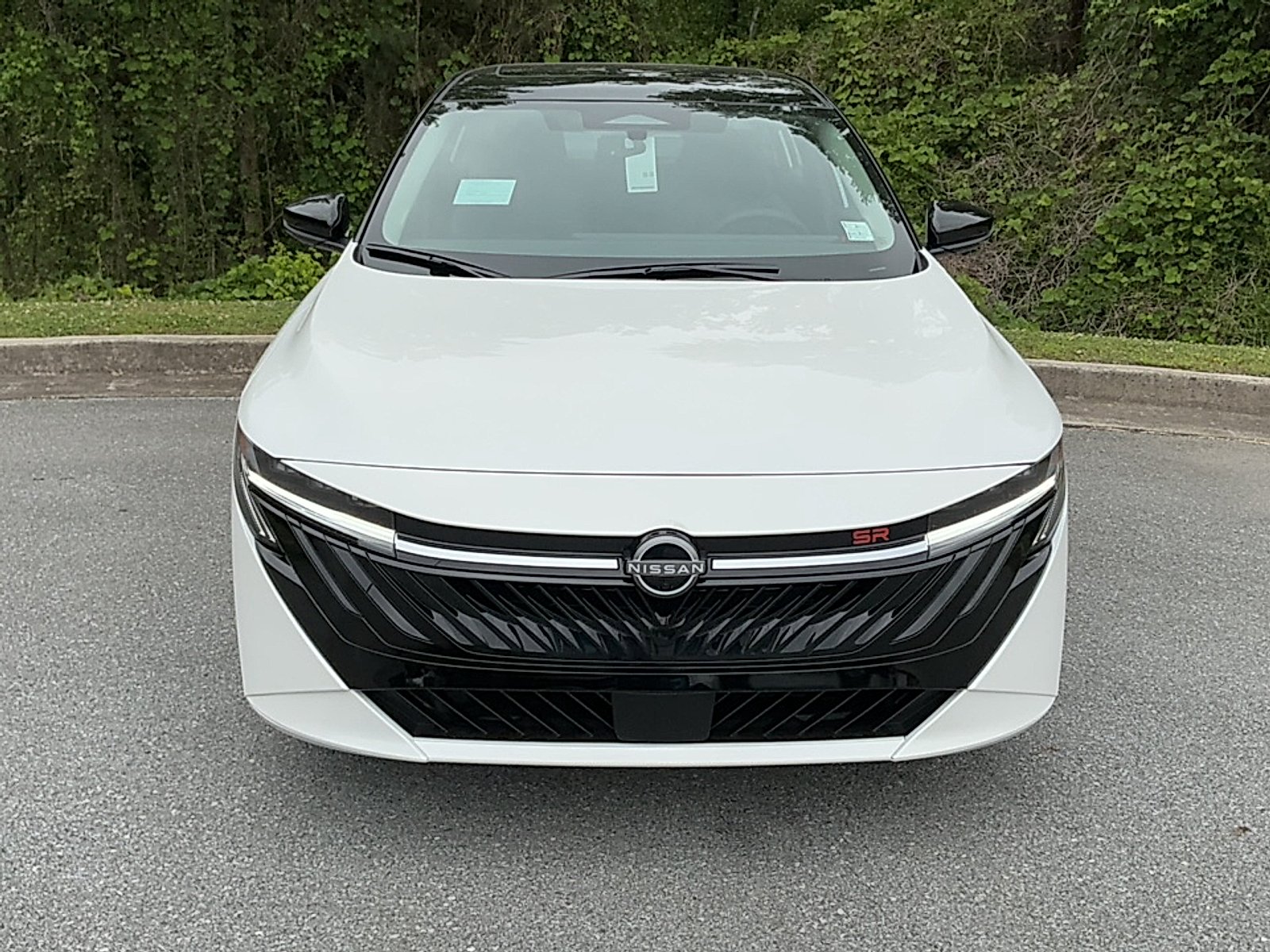 New 2026 Aspen White Tricoat/Super Black Nissan SR image 17