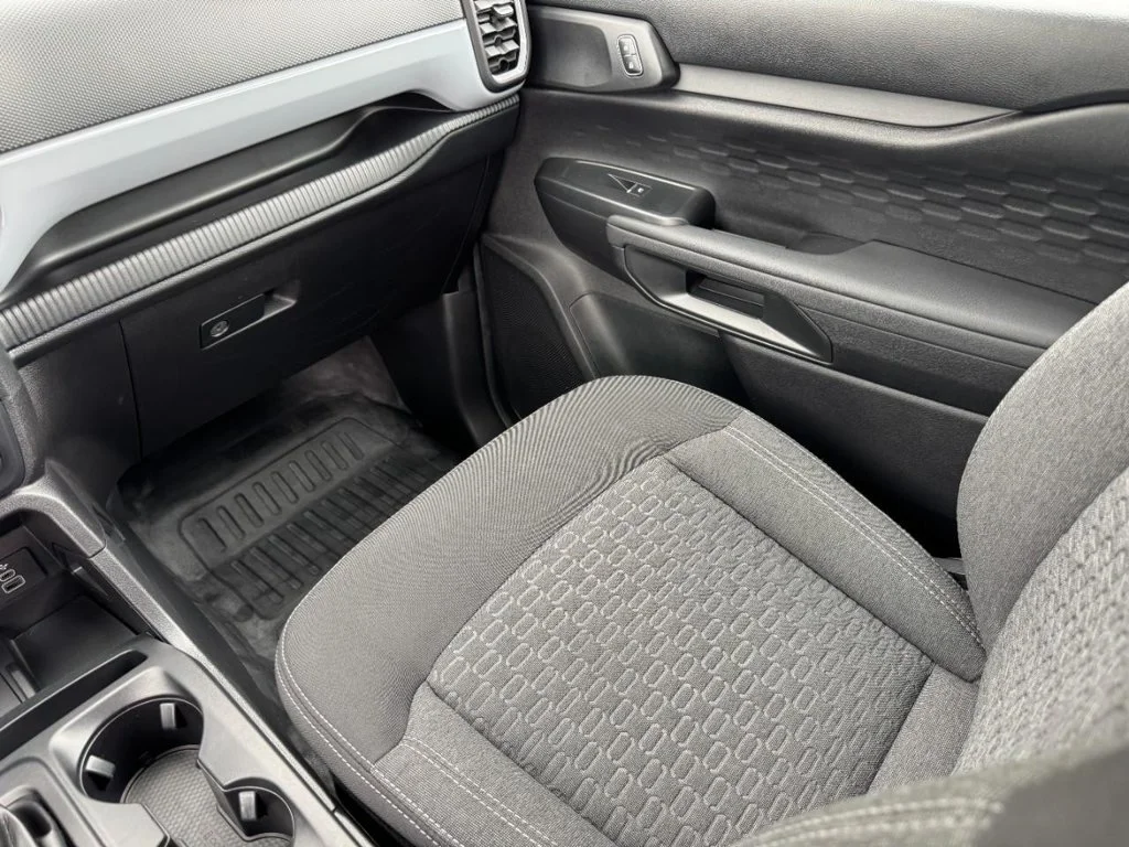 Used 2025 Beige Ford XL image 22