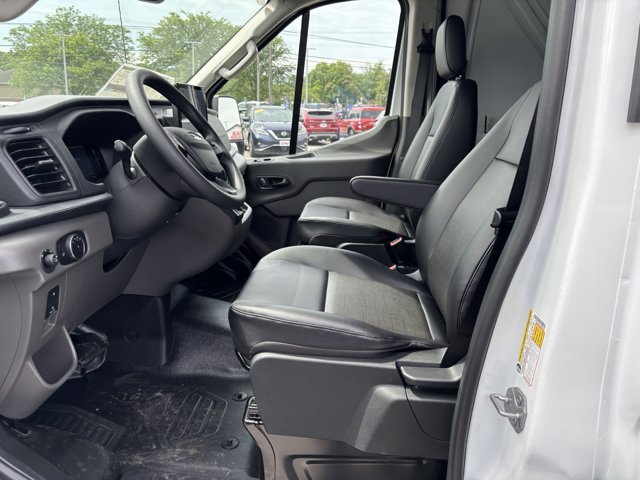 New 2026 Oxford White Ford Cargo Van image 9