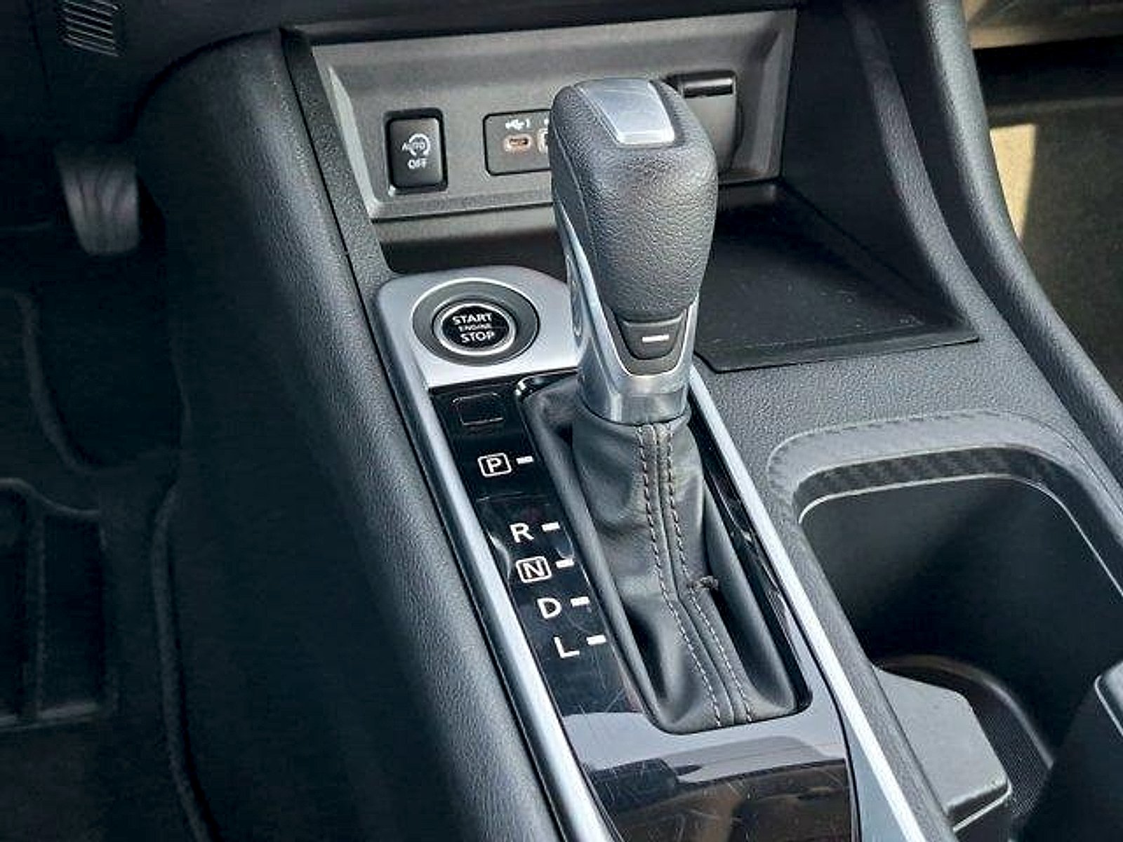 Used 2024 Gun Metallic Nissan SV Xtronic CVT image 15