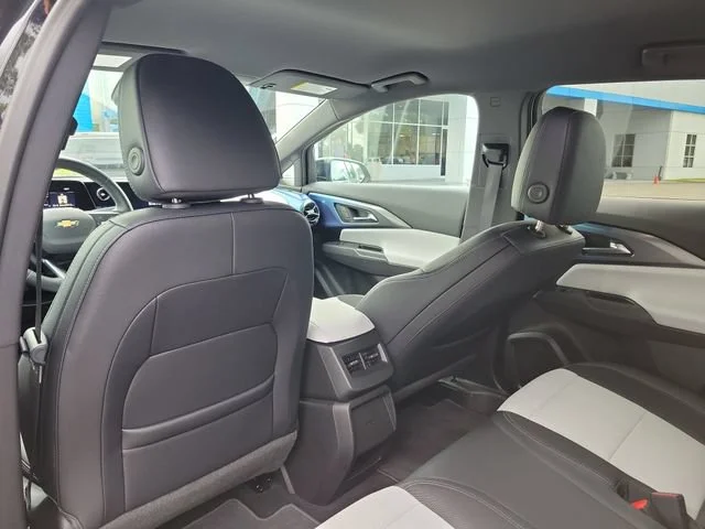 2025 Chevrolet Equinox EV 1LT - Photo 13