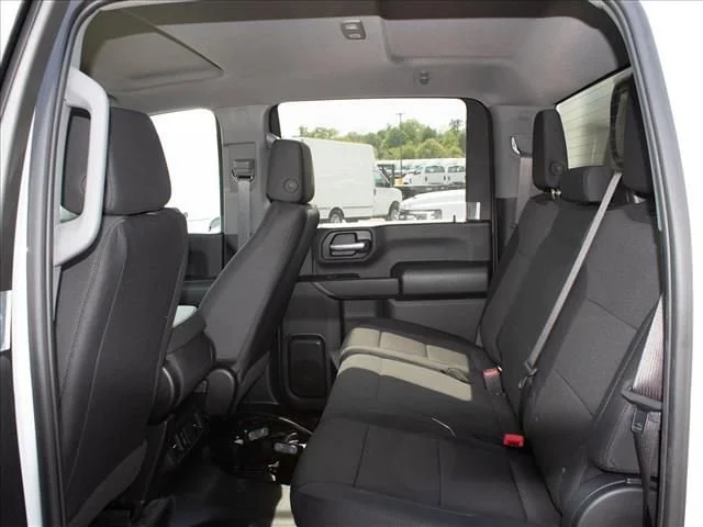 2025 GMC Sierra 3500 Chassis Cab Pro - Photo 17