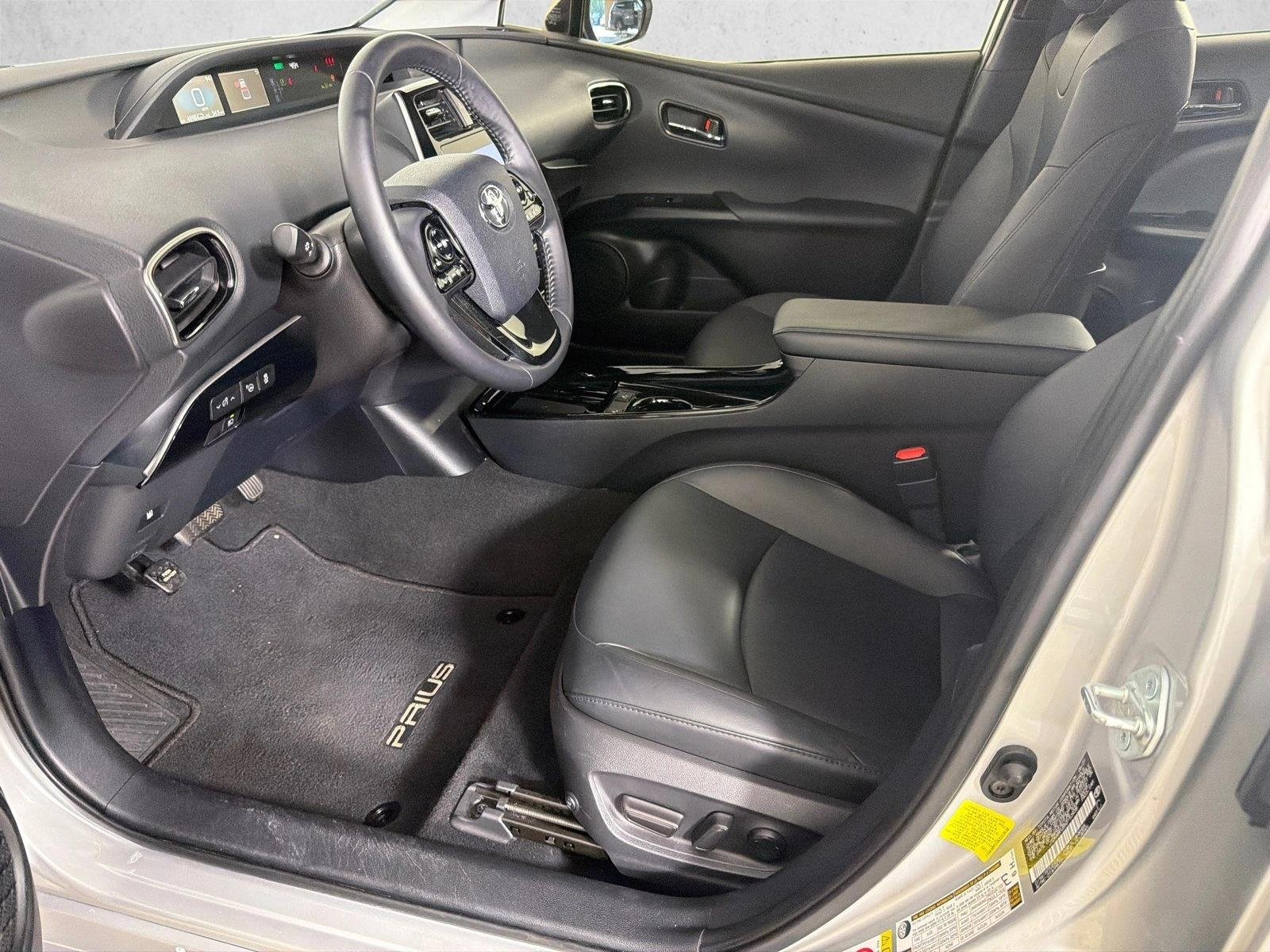 Certified Used 2022 Classic Silver Metallic Toyota XLE image 9