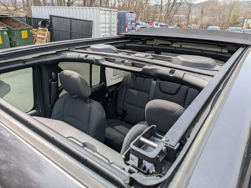 Used 2022 Gray Jeep Unlimited Sport S image 21
