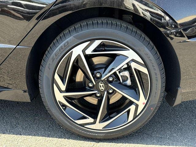 New 2026 Black Hyundai SEL Sport image 11