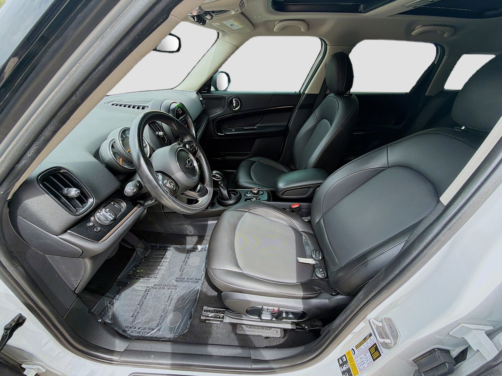 Used 2019 Light White MINI Cooper image 16