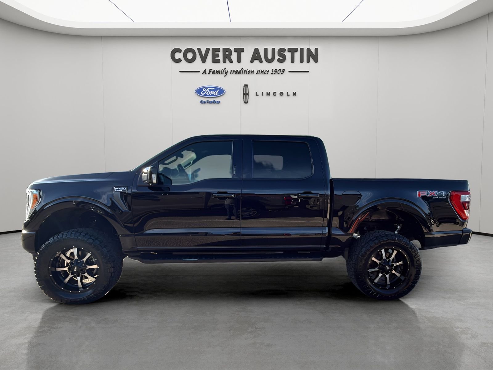 Used 2022 Black Ford Lariat image 4