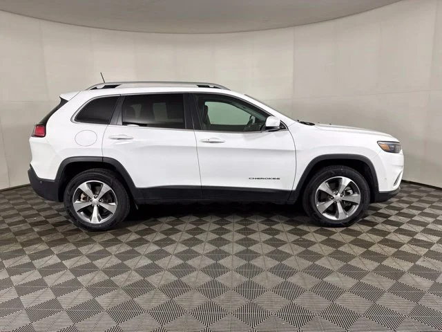 Used 2021 White Jeep Limited image 2