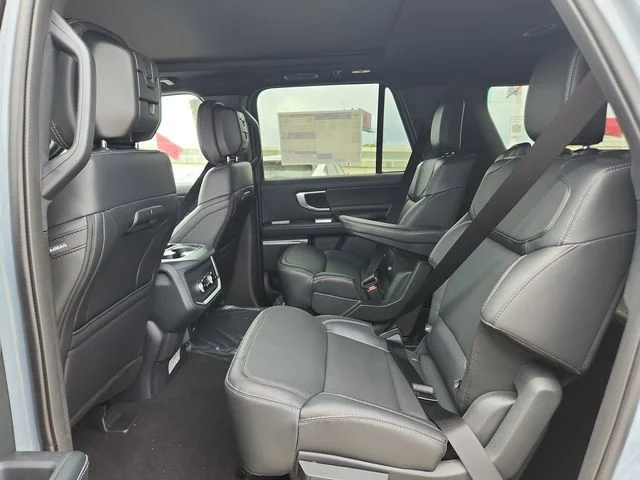 New 2026 Glacier Gray Metallic Tri-Coat Ford Platinum image 12