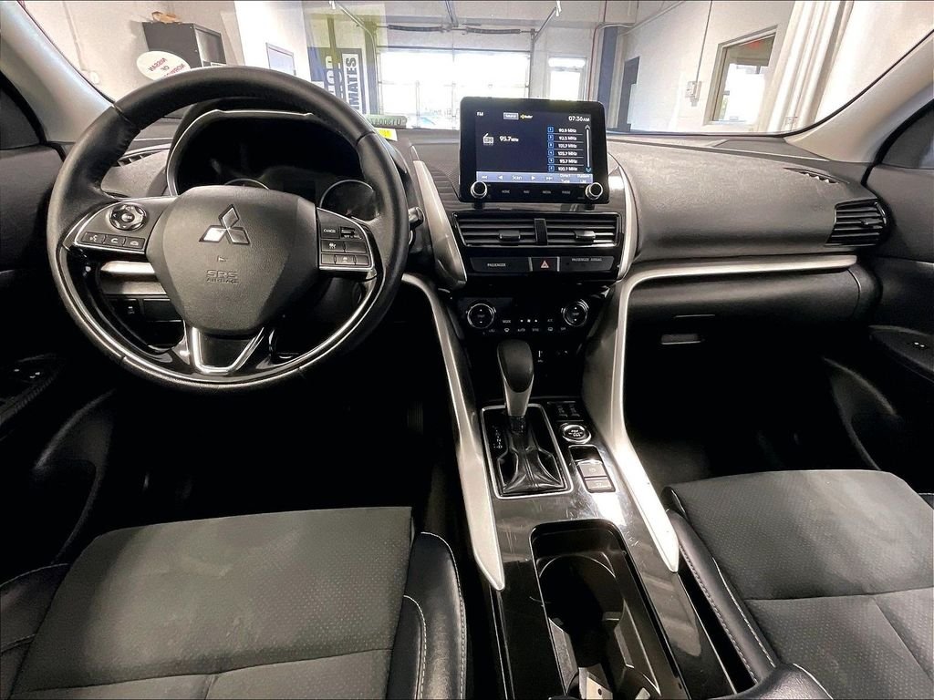 Used 2024 Silver Mitsubishi SE image 21