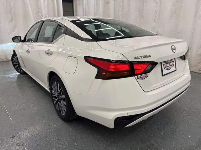 2025 Nissan Altima SV - Photo 6