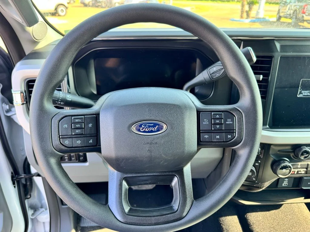 New 2026 Oxford White Ford F-250® XLT image 19