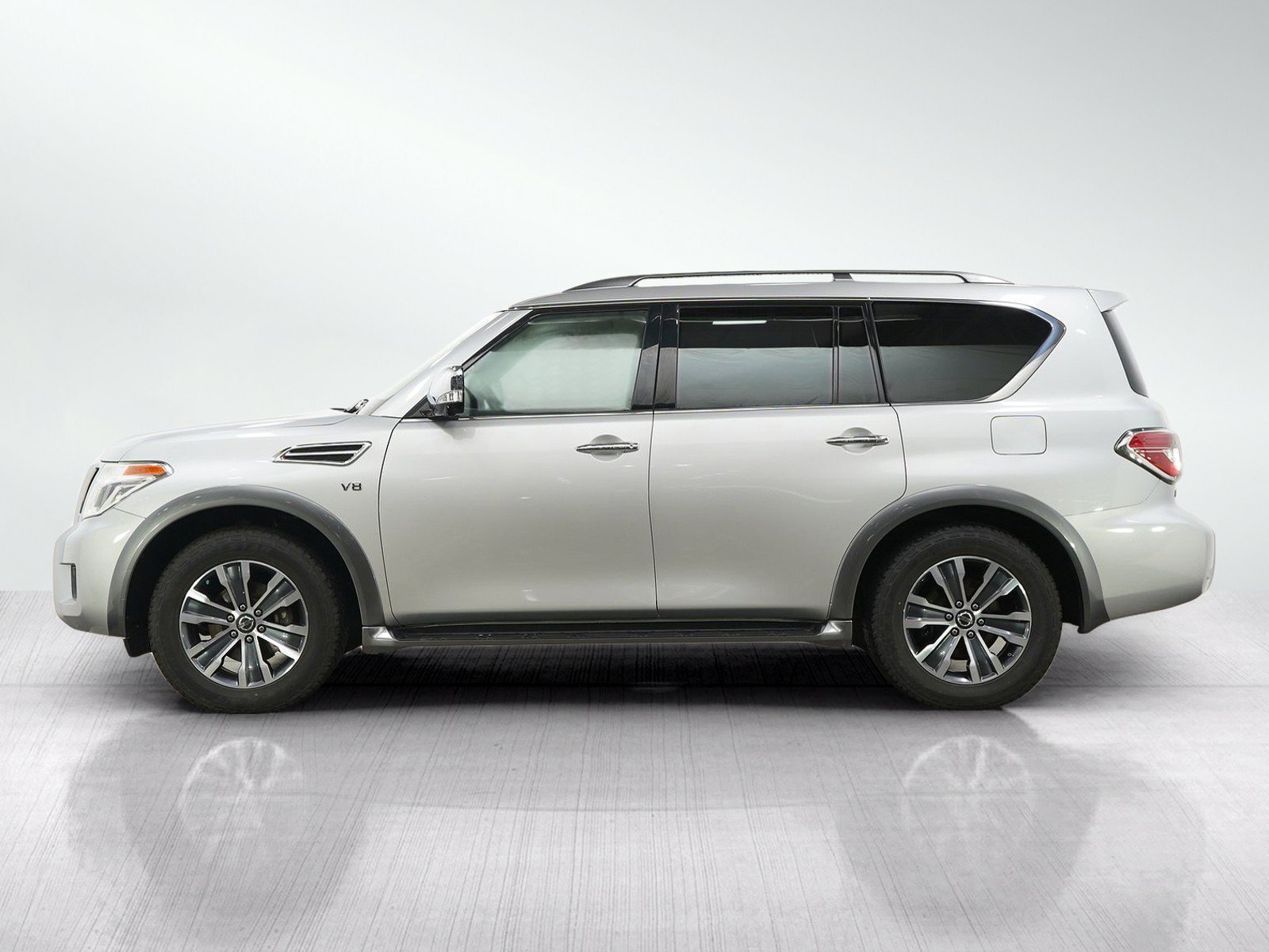 Used 2019 Brilliant Silver Metallic Nissan Sl image 2