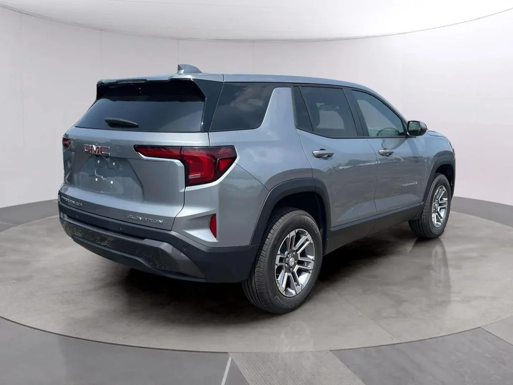 Used 2026 Sterling Metallic GMC Elevation image 5