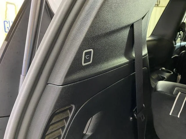 2026 Chrysler Pacifica Select - Photo 32
