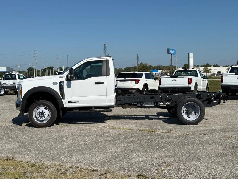 New 2026 Oxford White Ford 4WD Reg Cab 169" WB 84" CA image 2