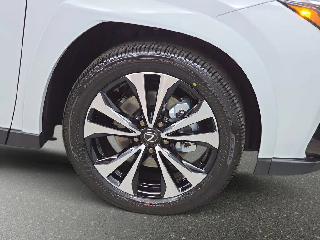 New 2026 Ultra White with Obsidian roof Lexus F SPORT DESIGN AWD image 30