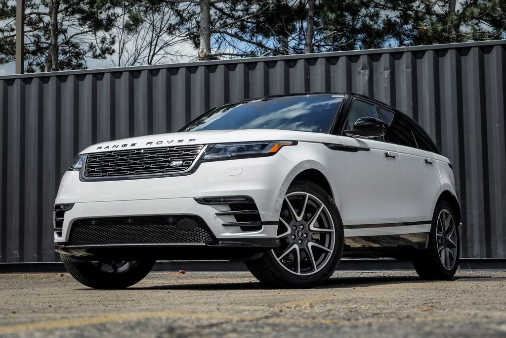 New 2026 Fuji White Land Rover P250 Base image 1
