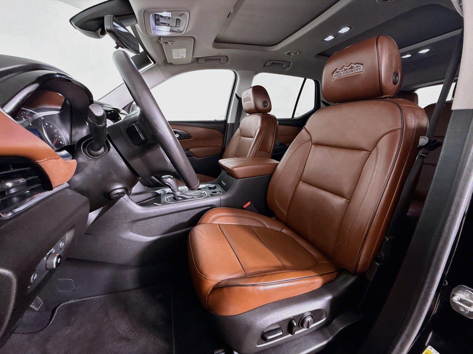 Used 2020 MOSAIC BLACK METALLIC Chevrolet High Country image 23