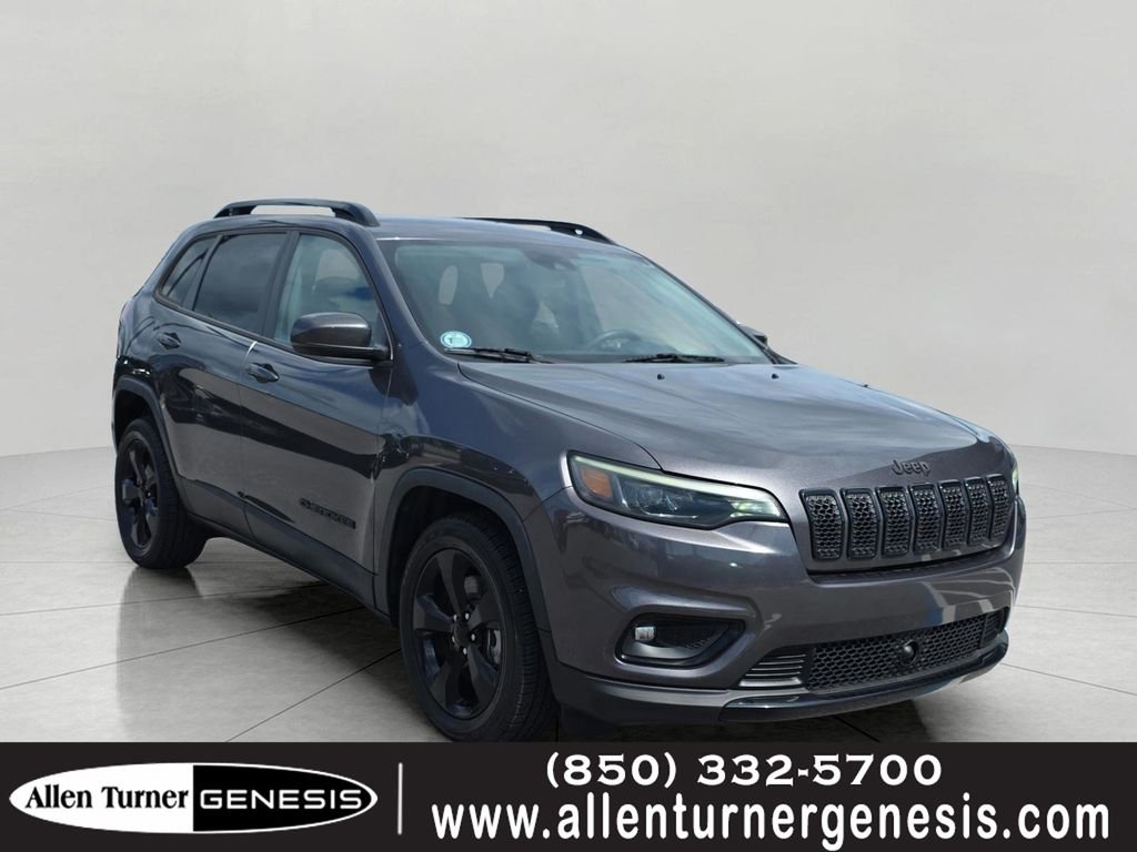 Used 2021 Gray Jeep Latitude Plus image 1