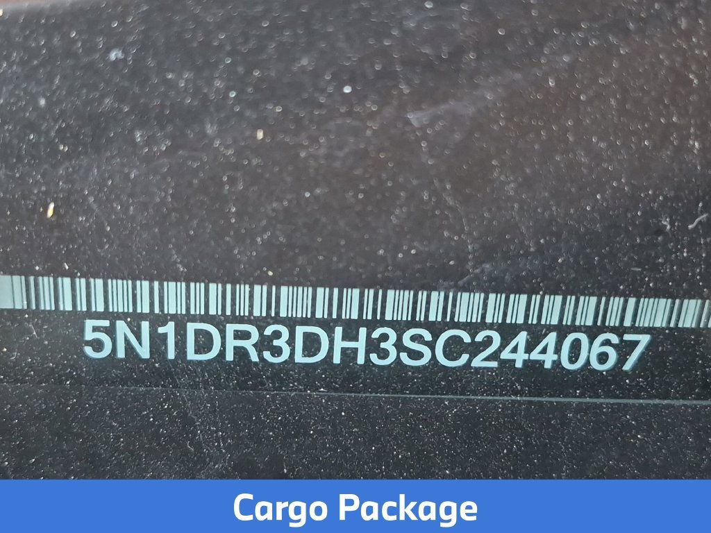 Used 2025 Gray Nissan Platinum image 10