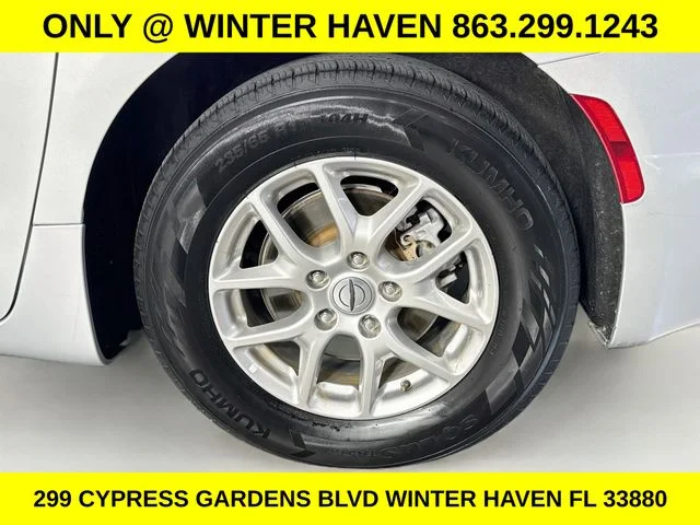 Used 2024 Silver Chrysler Touring L image 31