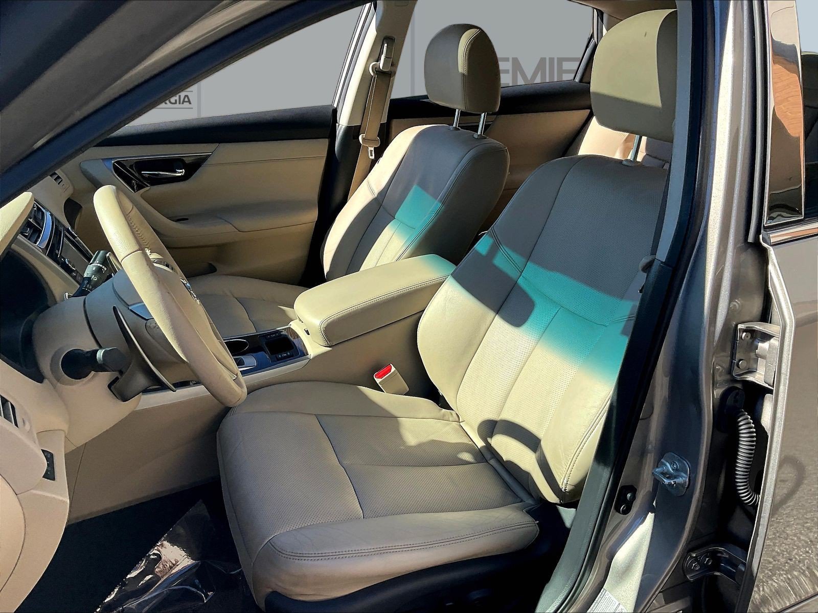 Used 2015 Beige Nissan 3.5 SL image 23
