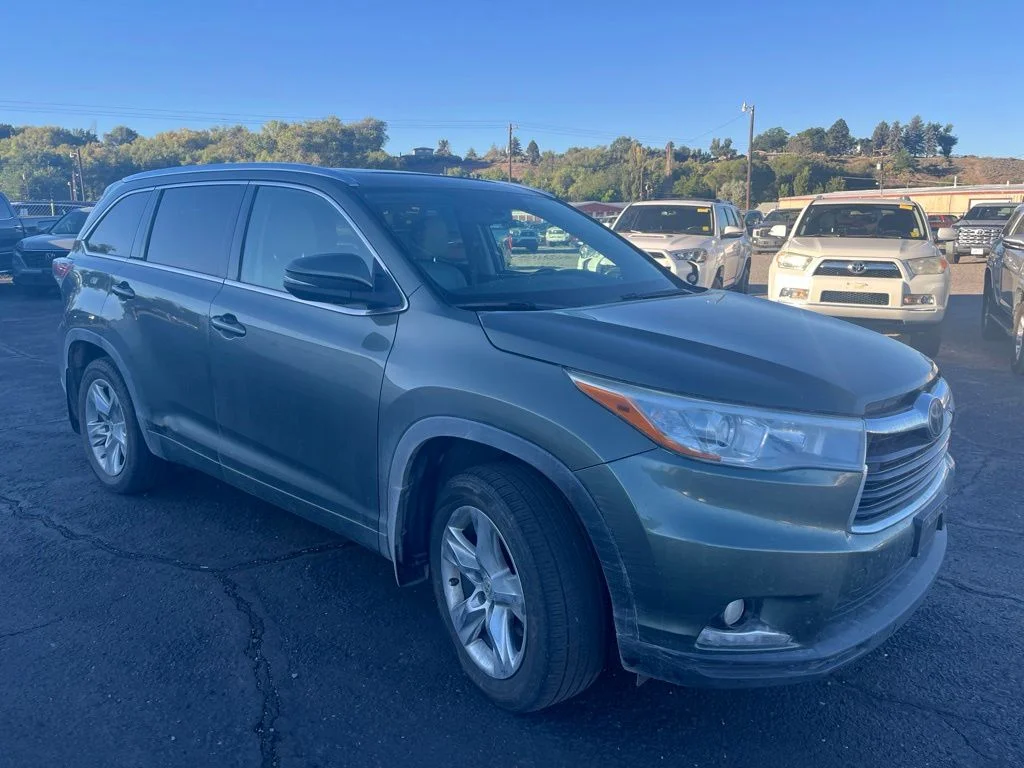 Used 2015 Jade Metallic Toyota Limited Platinum V6 image 1