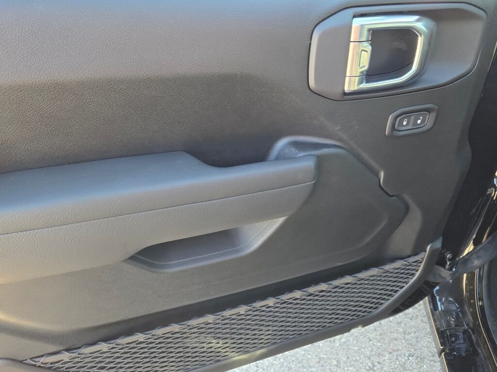 New 2026 Black Clear-Coat Exterior Paint Jeep Sport image 16