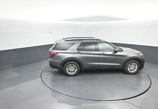 New 2026 Carbonized Gray Metallic Ford Active image 31