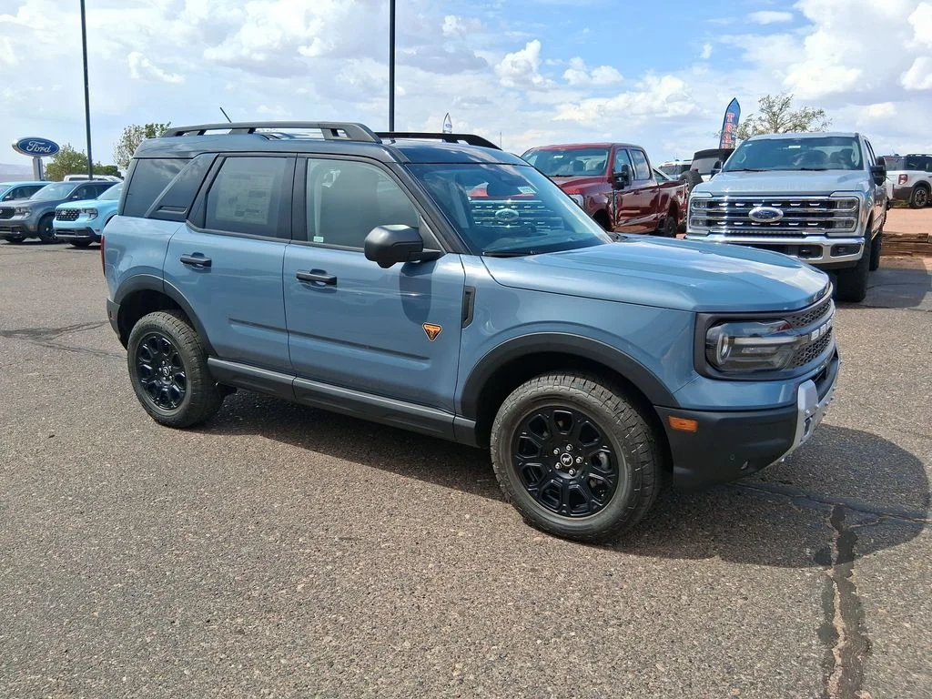 New 2025 Azure Gray Metallic Tri-Coat Ford Badlands® image 7