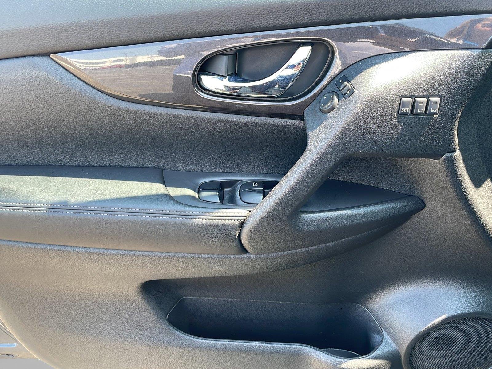 Used 2018 Gun Metallic Nissan SV image 21