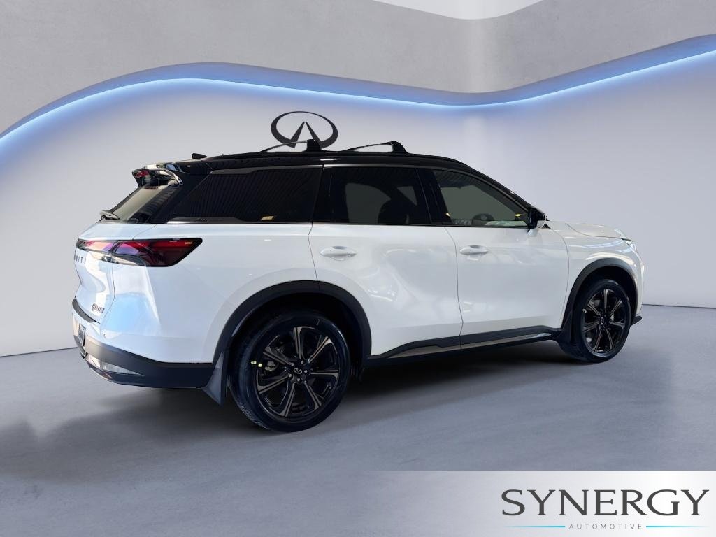 New 2027 2T RAD WHT INFINITI Autograph AWD image 6