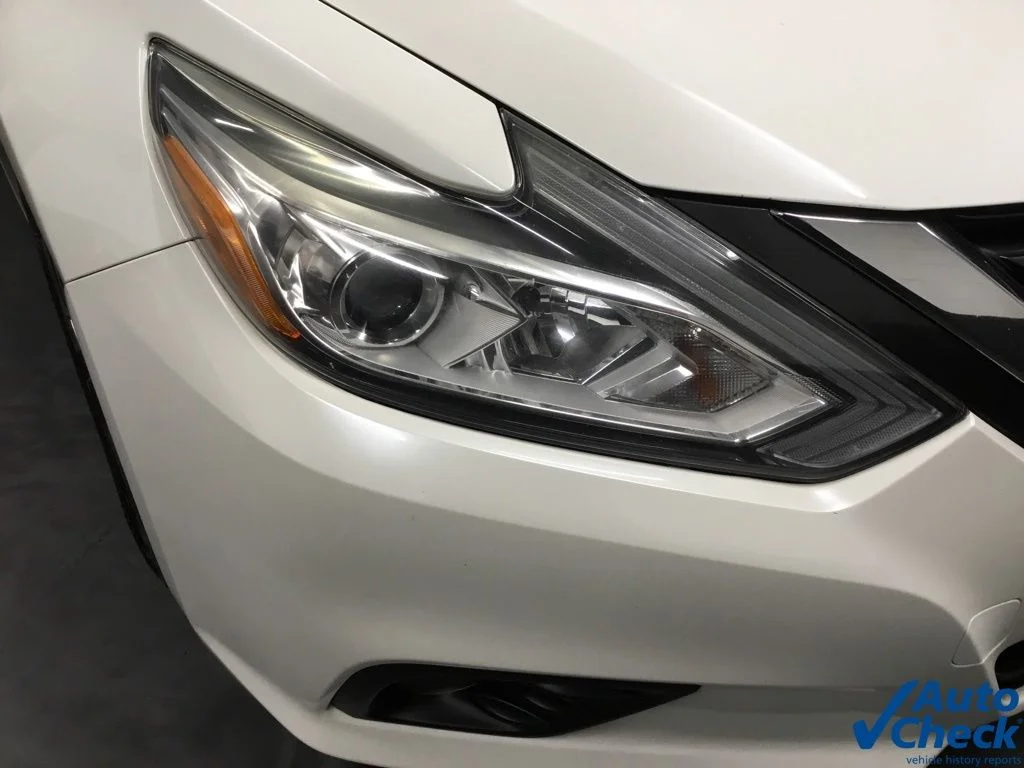 Used 2016 White Nissan 2.5 SV image 16