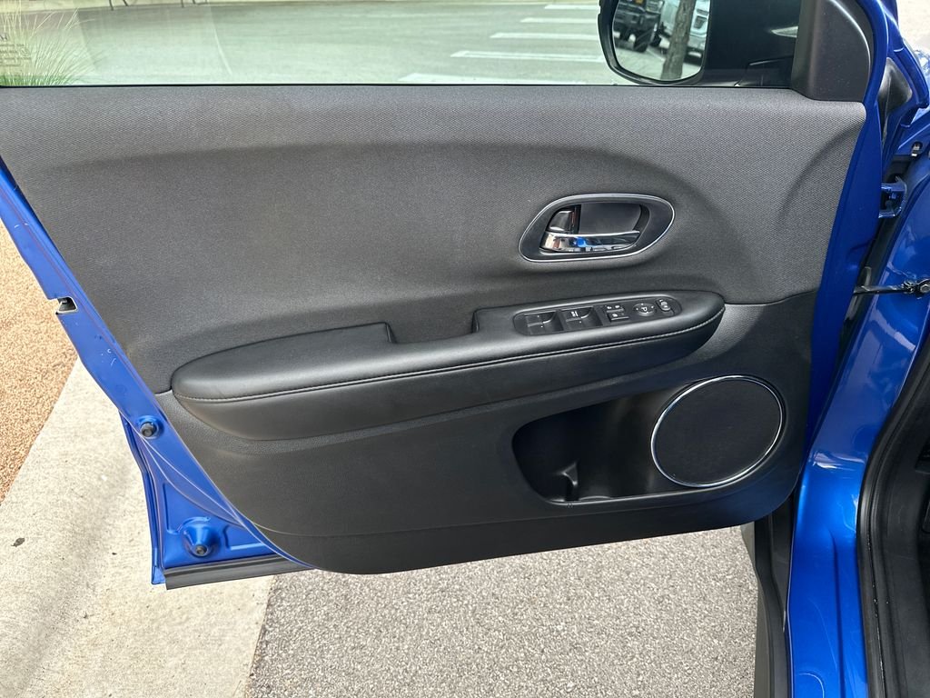 Used 2022  Honda EX image 19