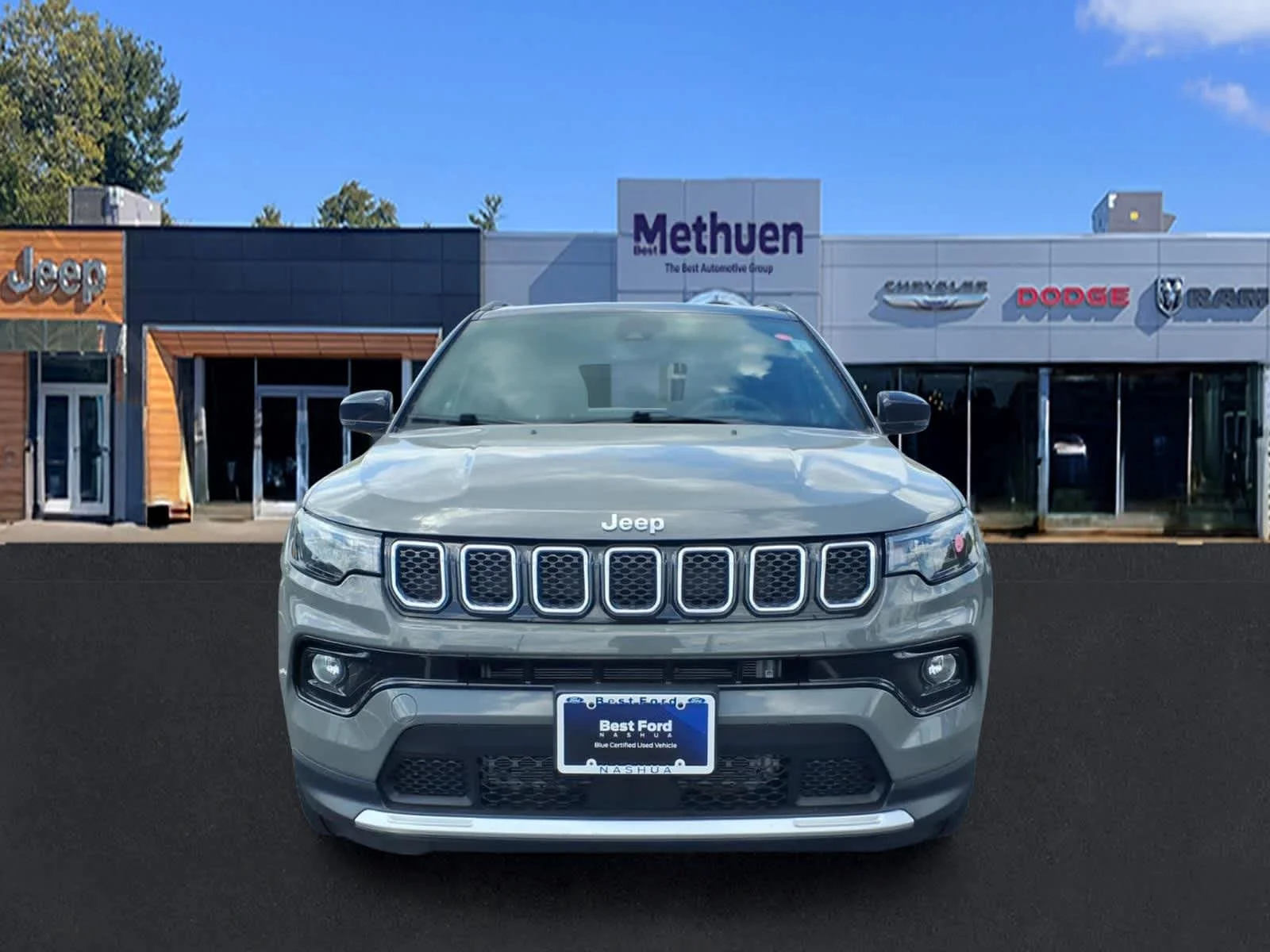 Used 2024 Sting-Gray Clearcoat Jeep Limited image 8