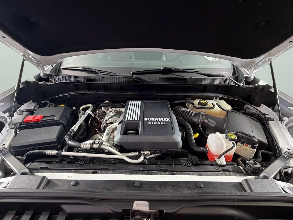 Used 2024 Summit White Chevrolet RST image 37